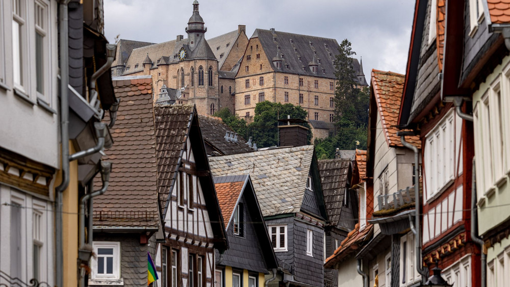Das Marburger Schloss gehört zu Hessens Tourismusmagneten