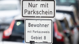 Platz für Räder und Fußgänger in Hessen: Anwohnerparken wird teurer