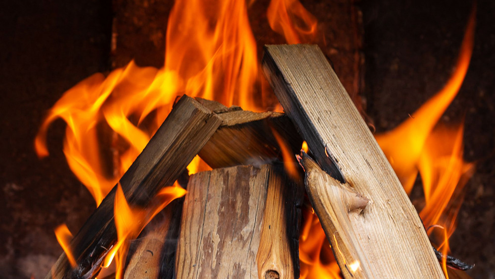 Holzfeuer