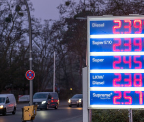 Sprit immer teurer: Auch Super E10 kostet mehr als 2 Euro