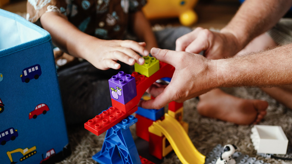 Der Vogelsbergkreis sucht Familien oder Personen, die bereit sind Pflegekinder aufzunehmen. 