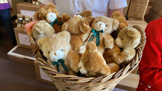 Plüschig Trost spenden: Rettungsteddys für Frankfurter Kinder