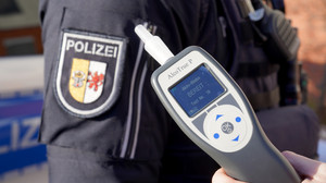 Polizei schnappt Promille-Fahrer bei Nachtfahrt