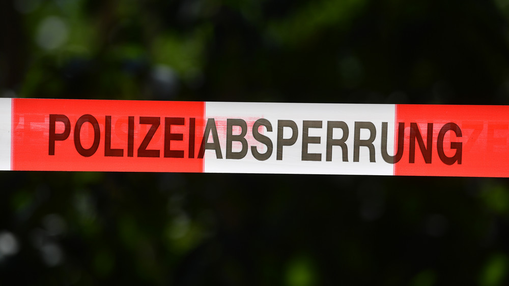 Am Sportplatz in Friedrichsdorf-Köppern ist eine Leiche gefunden worden.