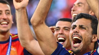 Pokal von Trump: Spaniens Weltmeister lassen Messi weinen