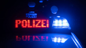 Lauter Knall und Feuer vor Bar in Groß-Zimmern