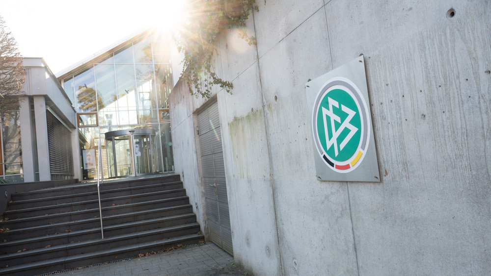 Das DFB-Sportgericht hat Eintracht Frankfurt zu 60.000 Euro Geldstrafe verdonnert.