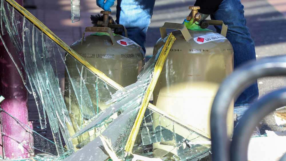 Die Geldautomatensprenger lassen in der Regel Gas in die Automaten strömen und bringen es dann zur Explosion. Die Schäden sind oft enorm. (Symbolbild)