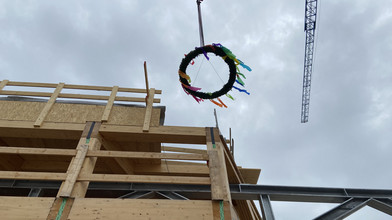 Wiesbadener XXL-Bauprojekt: Richtfest Sportpark Rheinhöhe