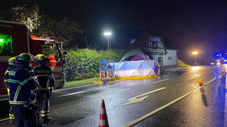 Von Auto angefahren: Seniorin stirbt auf der B3 bei Egelsbach