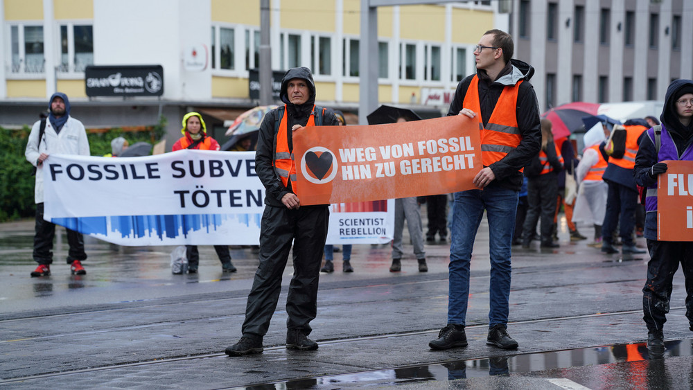 Am Mittwoch hatten Aktivisten der Letzten Generation die Kreuzung am Lutherplatz in Kassel blockiert. Für Freitag und Samstag sind erneut Protestaktionen geplant.