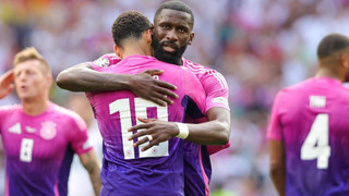 Party in Pink: Deutschland steht im EM-Achtelfinale