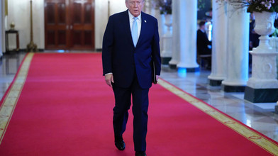 Trump verschiebt Angriffe - Iran dementiert Gespräche