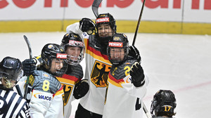 Eishockey: Deutsches Frauen-Team erreicht Viertelfinale bei der WM