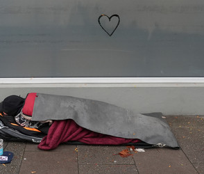 Frierende Obdachlose in Bingen: Warum dieser Mann 100 Euro gab