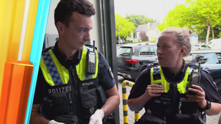 Unterwegs mit der Polizei: Drogenkontrolle auf Hamburgs Straßen