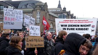 «Wir werden einfach in den Graben geschickt»: Bundesweiter Schülerstreik gegen Wehrdienst