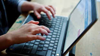 Studie: Jeder Vierte wird im Büro 10 Mal täglich abgelenkt