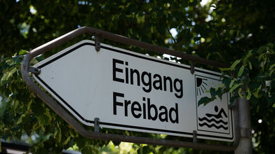 Freibäder in Hessen - Hitze bringt Personal an Grenzen