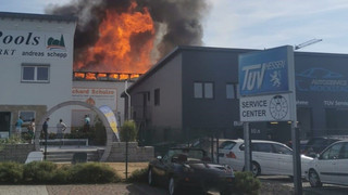 Großbrand in Florstadt: Millionenschaden bei Lagerhallenbrand