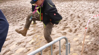 Festival-Saison startet: Rock am Ring-Besucher bis zu Knöcheln im Matsch