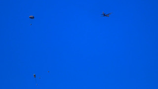 USA werfen Hilfsgüter über dem Gazastreifen ab