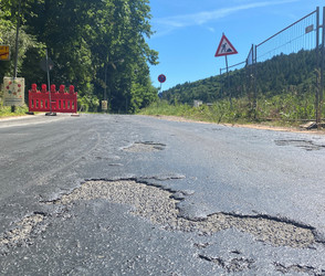 Geschmolzene Straße in Bad König-Zell - So geht es weiter