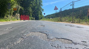 Geschmolzene Straße in Bad König-Zell - So geht es weiter