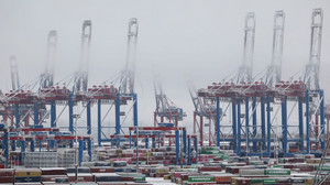 Deutsche Exporte 2025: Überraschender Dezember-Boom