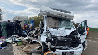 Mehr als 8 Stunden Vollsperrung nach Unfall auf der A44 bei Kassel
