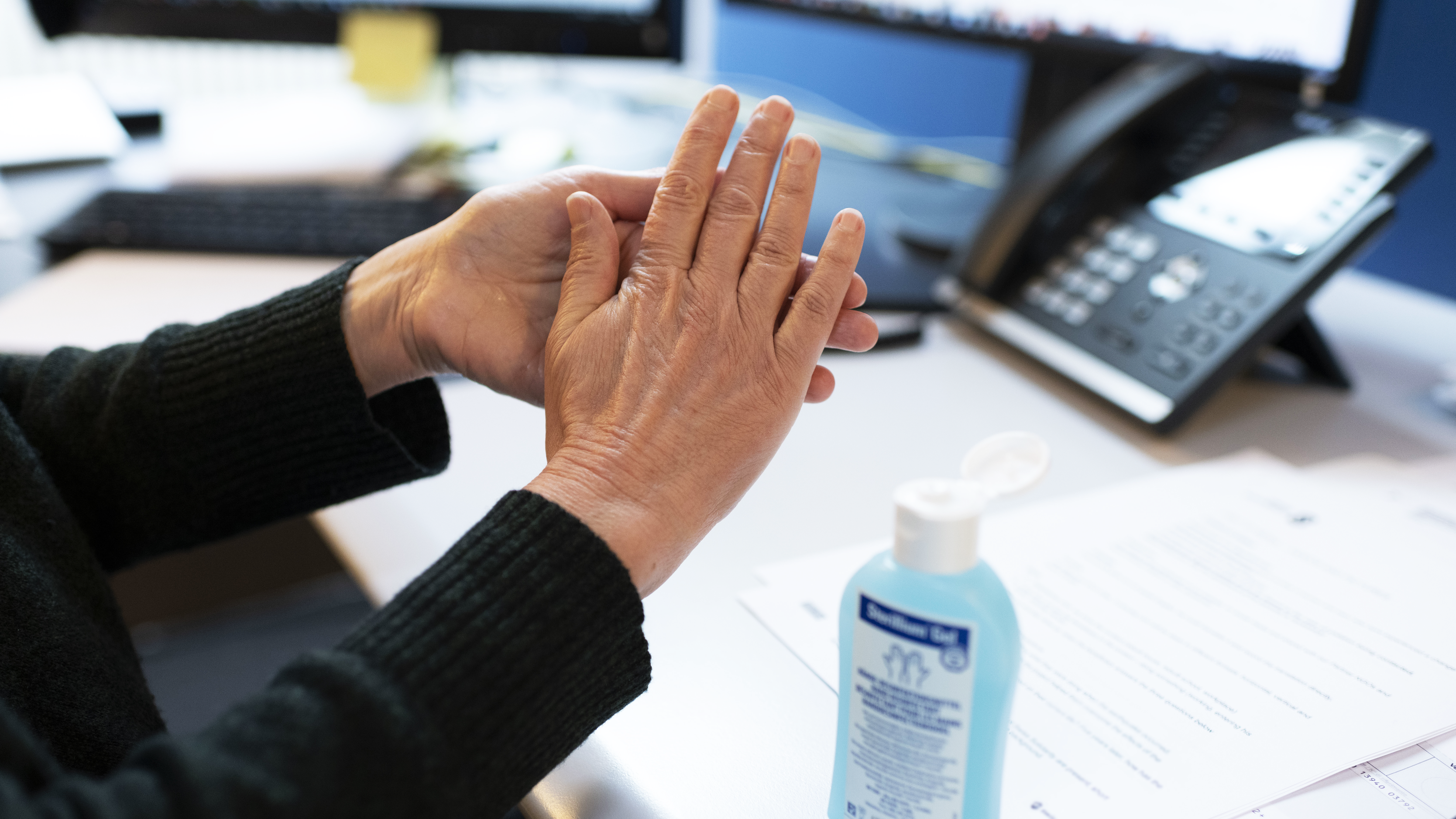 Wie lange überlebt Corona auf dem Handy?