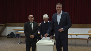 Rheinland-Pfalz-Wahl: Ministerpräsident Schweitzer gibt Stimme ab