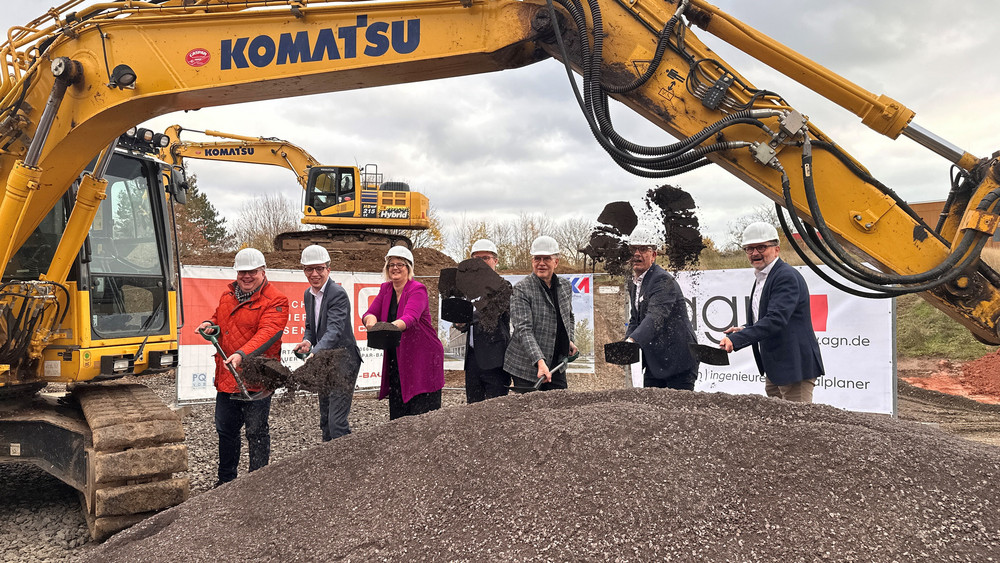 In Alsfeld ist der erste Spatenstich für das neue Kreiskrankenhaus gesetzt worden. 