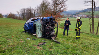 Steinau-Marjoß: Auto überschlägt sich mehrfach