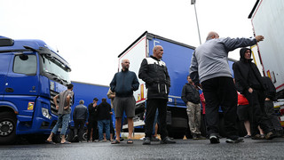 Streik an der A5: Polizei leitet LKWs in Gräfenhausen um