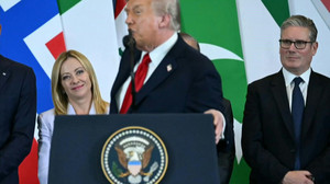 "Schöne junge Frau": Trump umschmeichelt Meloni bei Gaza-Gipfel