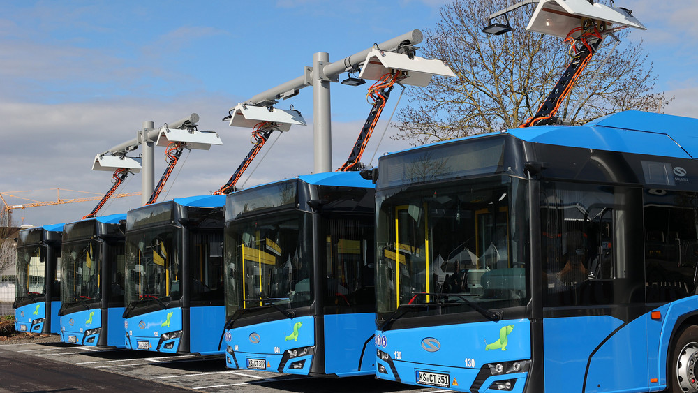 Bilanz zu E-Bussen in Kassel nach 100.000 Kilometern: Die Akkus halten