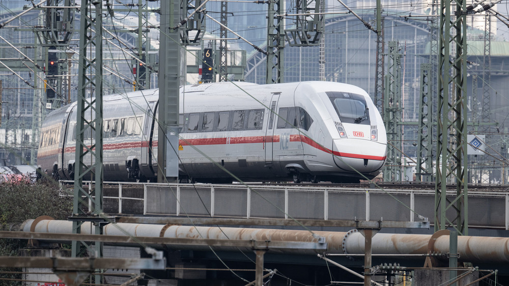 Der neue DB-Fahrplan gilt ab 15. Dezember 2024. Dann soll es zum Beispiel aus Hessen mehr internationale Verbindungen geben (Symbolbild).