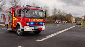 Crash auf der B275 am Rixfelder Kreuz: Zwei Personen verletzt