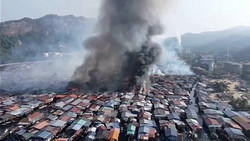 Großbrand in Malaysia zerstört Hunderte Häuser und treibt Tausende in die Flucht