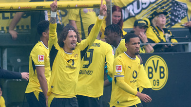 Fußball-Bundesliga: Freiburg und BVB setzen Siegesserie fort