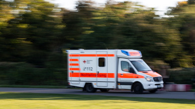 Radfahrerin nach Unfall in Lebensgefahr