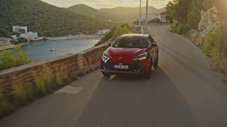 Toyota C-HR Plug-in Hybrid - Intelligente Technologien für über 100 Kilometer elektrische Reichweite