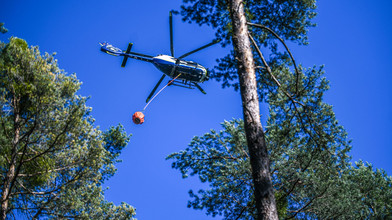 Bergwald in den Chiemgauer Alpen brennt weiter