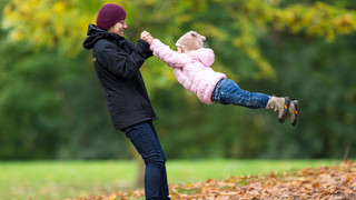 So genießt du den Herbst: Tipps für drinnen und draußen