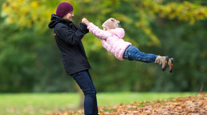 So genießt du den Herbst: Tipps für drinnen und draußen