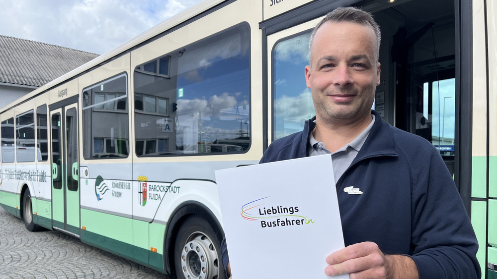 Einer von 30 ausgezeichneten "Lieblingsbusfahrern" bundesweit: Marcell Giebisch aus Künzell.