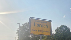 Lorch und Lorsch: Ortsschilder vertauscht, Polizei ermittelt