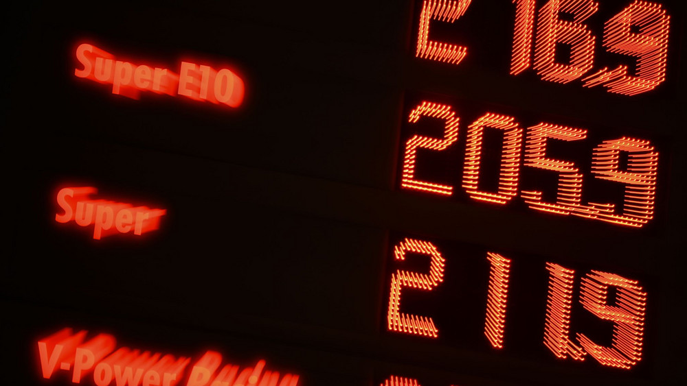 Mit der Freigabe erhofft man sich eine Beruhigung der Märkte und, dass der rasante Ölpreisanstieg abgefedert wird (Symbolbild).