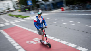 Getunter 80 km/h E-Scooter in Darmstadt: Ermittlungen gegen Fahrer